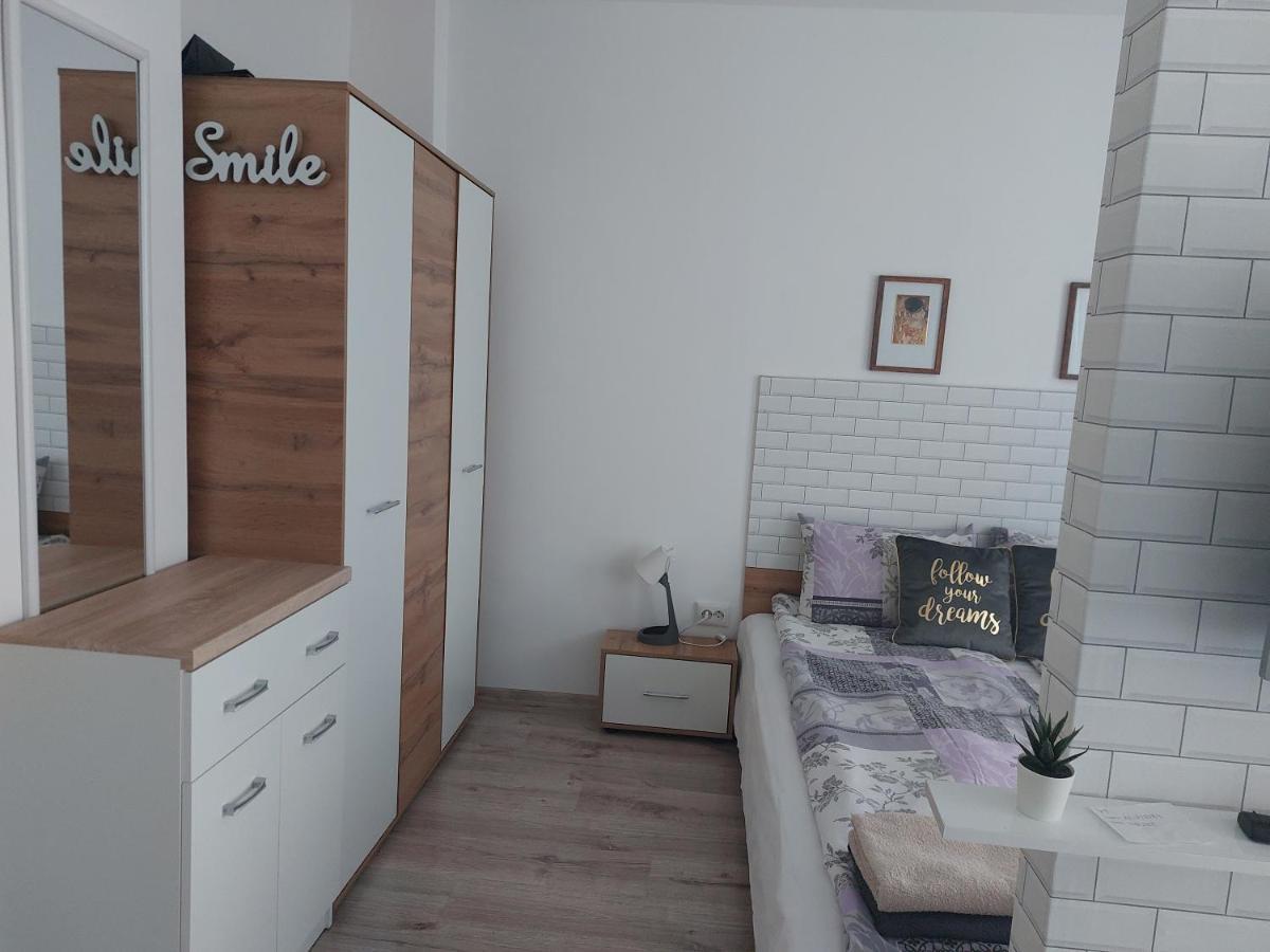 Breezy Studio 5 Varna Exterior foto